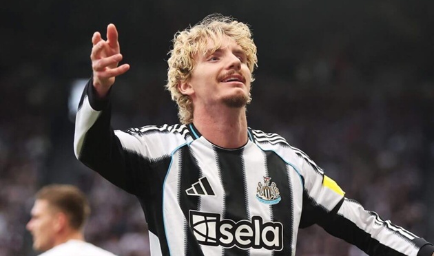 Bayern chê Newcastle vung 75 triệu euro mua Woltemade_695374f85e257.jpeg