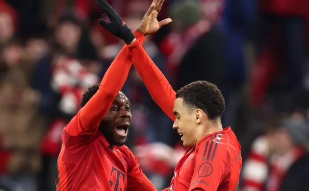 Bayern giữ chân “báu vật” khiến Alphonso Davies phấn khích_69537e415ce48.jpeg