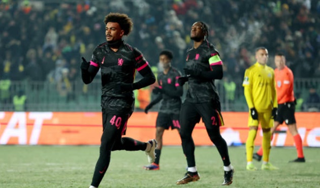 Chelsea vào thẳng vòng 1/8, 15 đội chắc suất play-off Conference League_695381fc79fc5.jpeg