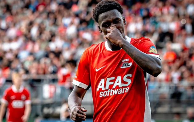 Ernest Poku – mục tiêu mới của Leverkusen cho hành lang phải_6953773f6e401.jpeg