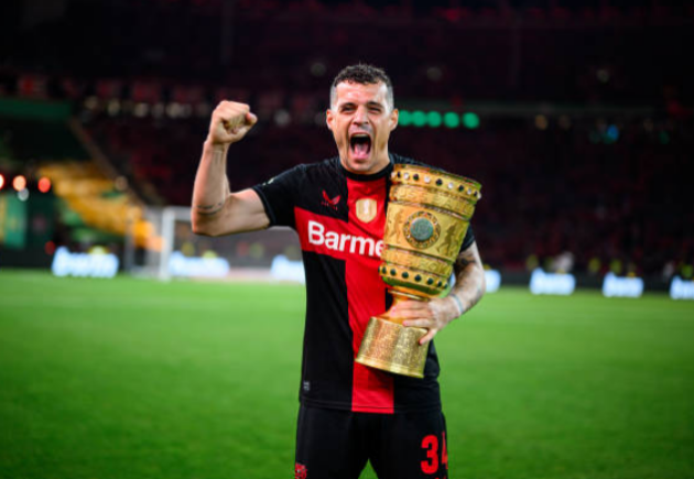 Hóa người hùng, Xhaka nói thẳng cảm giác giành danh hiệu_69538d8c536e2.png