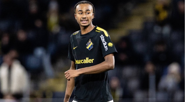 ‘Isak mới’ vẫn chờ cơ hội ra mắt Bayern_69537ce50b143.jpeg