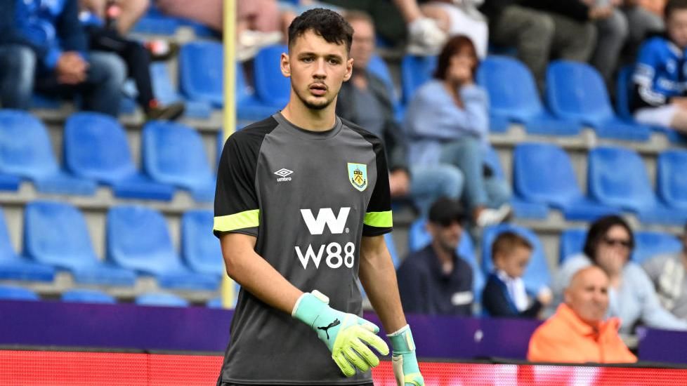 Kompany muốn Bayern “rút ruột” đội bóng cũ_69538d024bd59.jpeg