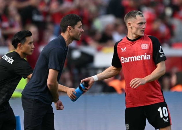 Leverkusen 4-3 Wolfsburg: Số 10 thiên tài; Lật kèo kiểu Xabi Alonso_695389b8107a9.jpeg
