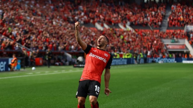 Leverkusen thắng nhẹ Augsburg, khiến Bayern chưa thể vô địch_69537ad1b0142.jpeg