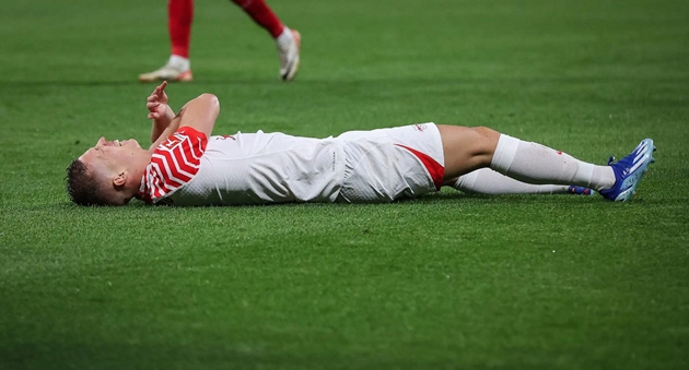 Mục tiêu của Arsenal và Barcelona chấn thương, nghỉ hết năm 2023_695397ddc652e.jpeg