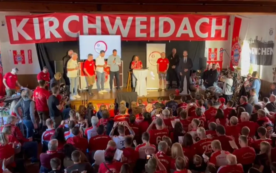 Phản ứng của Kane khi được người hâm mộ Bayern tung hô_695392dff13d6.png