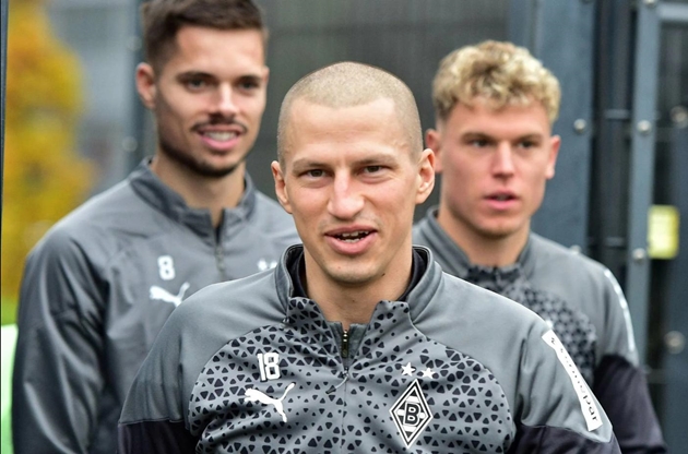 Sao Bundesliga trở lại với bóng đá sau khi đánh bại ung thư_695396a7561bc.jpeg