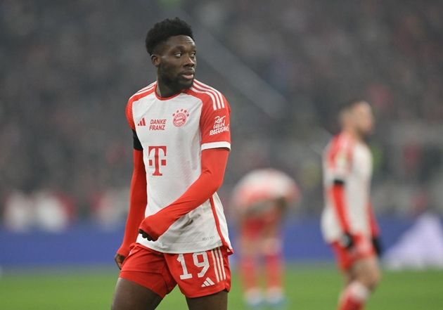 Sếp lớn Bayern úp mở tương lai Alphonso Davies_6953910e3993f.jpeg