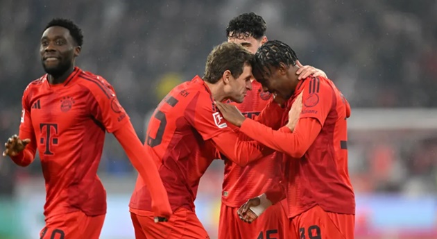 Thay Mathys Tel ngay hiệp hai, Kompany giải thích lý do_6953808f95551.jpeg