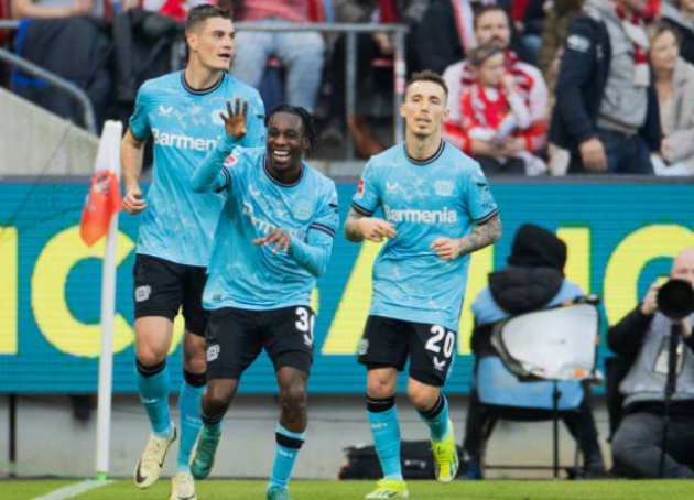 Xabi Alonso ca ngợi cặp hậu vệ cánh quái kiệt_695390db2bef2.png