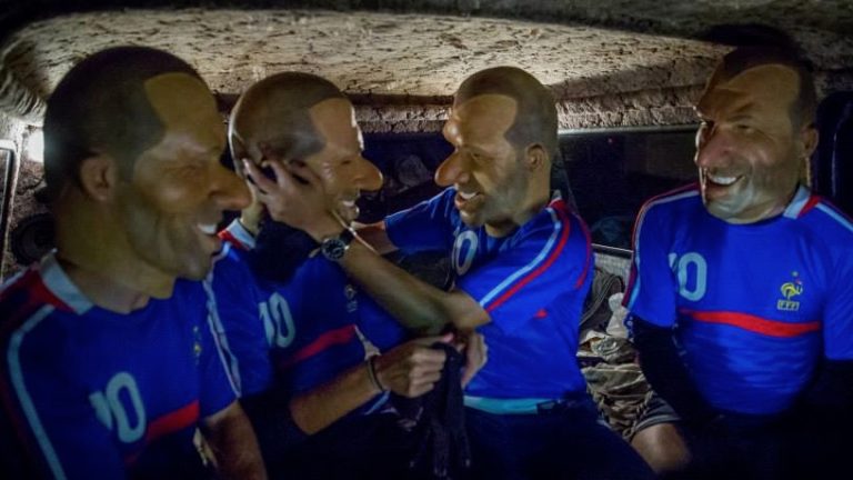 Zidane, Baggio, Eusebio: Những huyền thoại bóng đá bất tử trong âm nhạc_6953767615f48.jpeg