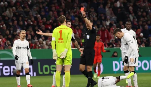 5 điểm nhấn Bayern 0-1 Leverkusen: Tội đồ Manuel Neuer; Người hùng Nathan Tella_695bb65c2eebb.jpeg