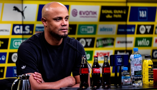 Áp lực bủa vây Vincent Kompany_695bb6cbd9357.jpeg