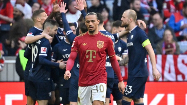 Bayern 2-3 Bochum: Thẻ đỏ lu mờ cú đúp; Tin vui từ Leverkusen_695bafbe68978.jpeg