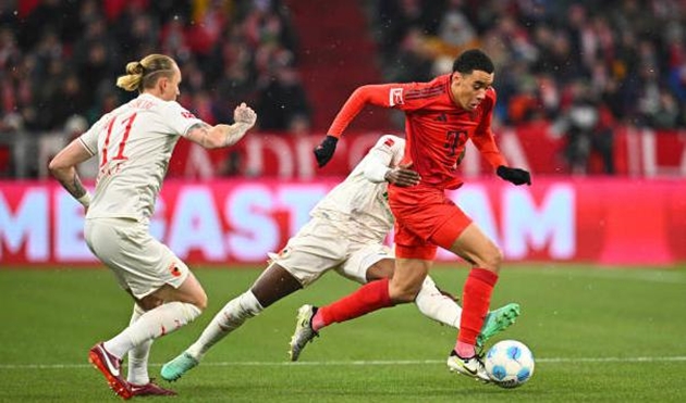 Bayern Munich 3-0 Augsburg: Harry Kane “nổ” hattrick, Bayern thắng trận thứ 5 liên tiếp tại Bundesliga_695bb9129e478.jpeg