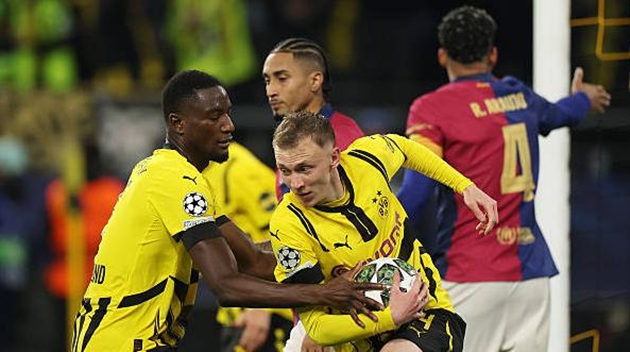 Dortmund 3-1 Barca: “Cánh én” Guirassy là không đủ; Hansi Flick thở phào_695bad5f85f74.jpeg