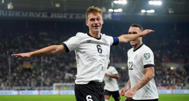 Kimmich tỏa sáng khi trở lại hậu vệ phải, khẳng định không màng vị trí_695ba604de600.jpeg