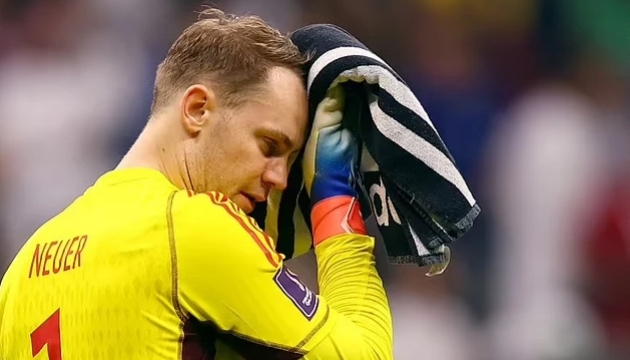 Manuel Neuer nhận thẻ đỏ đầu tiên trong sự nghiệp_695bb656957e9.jpeg