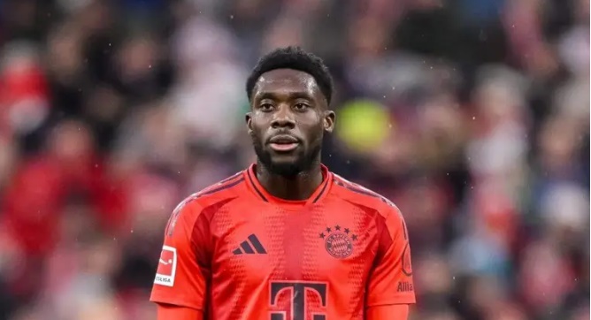 NÓNG! Davies tung động thái giữa đồn đoán gia hạn với Bayern_695bb28c4ee6c.jpeg