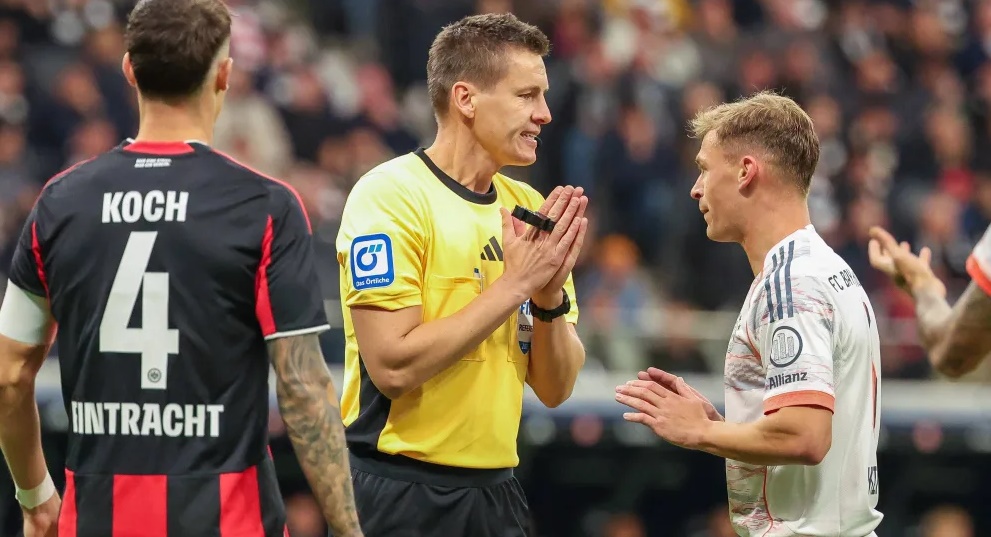 Tại sao bàn thắng gỡ hòa của Frankfurt vào lưới Bayern không được công nhận?_695ba61909713.jpeg