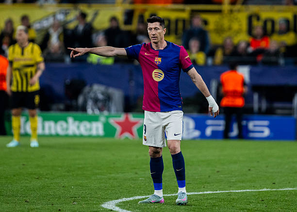 Thua Dortmund, Lewandowski chê bai Barca thậm tệ_695bacfead2a7.jpeg