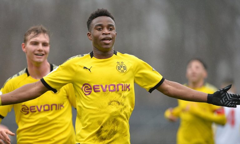 Youssoufa Moukoko: Sự nghiệp thăng trầm của một “thần đồng” 20 tuổi_695baac64b0d2.jpeg