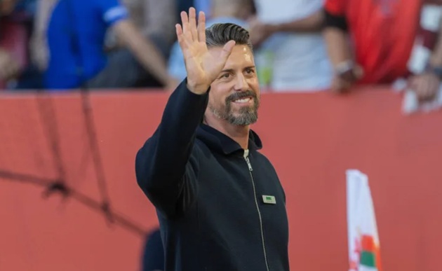 HLV Augsburg lên tiếng khi Harry Kane phải chơi hậu vệ trái_698590e959e2d.jpeg