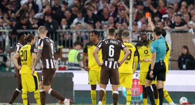 Thẻ đỏ định đoạt, Dortmund hòa St. Pauli trong trận cầu 6 bàn_69859131d26d8.jpeg